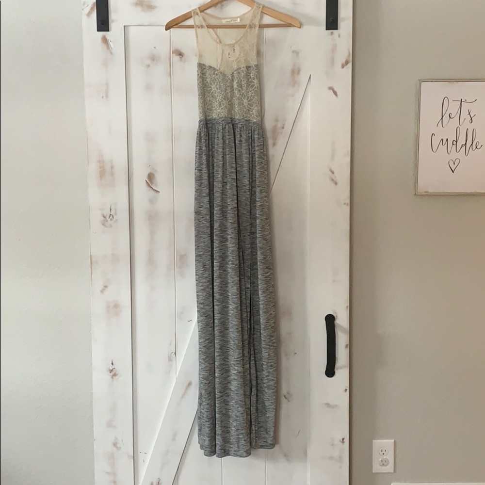 Adorable lace maxi dress NWT